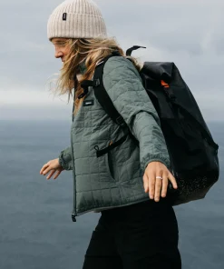 Hot Finisterre Carrack Beanie