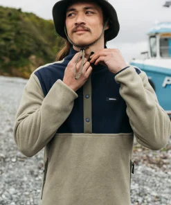 Hot Finisterre Men's Axiom 1/4 Snap Fleece WillowGreen/Navy/Olive