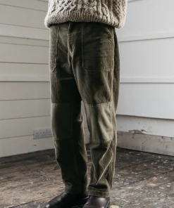 Fashion Finisterre Men's Basset Cord Trouser Olive