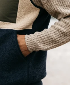 Store Finisterre Men's Bolster Fleece Vest Oatmeal/Navy