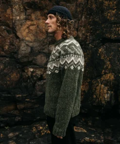 Best Sale Finisterre Men's Cormoran Fair Isle Sweater Olive