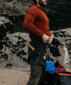 Hot Finisterre Men's Furlong Crew Sweater Sable