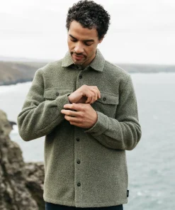 Store Finisterre Men's Hegen Fleece Shirt WillowGreen