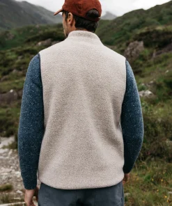 Clearance Finisterre Men's Hegen Wool Fleece Vest Oatmeal