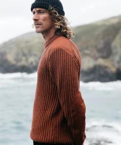 Fashion Finisterre Men's Needus Patched Crew Knit Sweater DarkRosewood