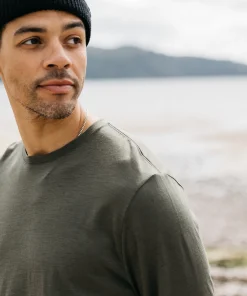 Hot Finisterre Men's Seeker Merino Long Sleeve T-Shirt Olive