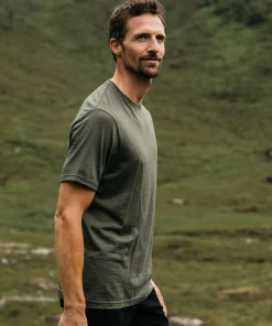 Clearance Finisterre Men's Seeker Merino T-Shirt Olive
