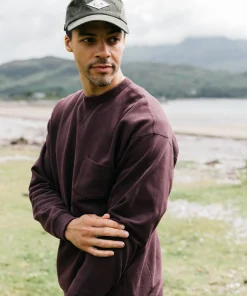 New Finisterre Men's Serpentine Sweatshirt BlackCherry