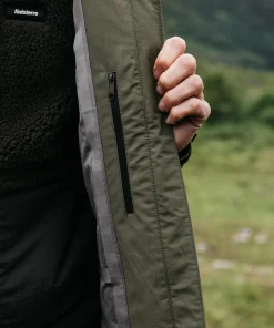 Fashion Finisterre Men's Stormbird Waterproof Jacket Olive