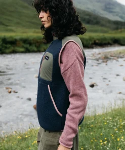 Sale Finisterre Women's Bolster Fleece Vest Navy/Olive