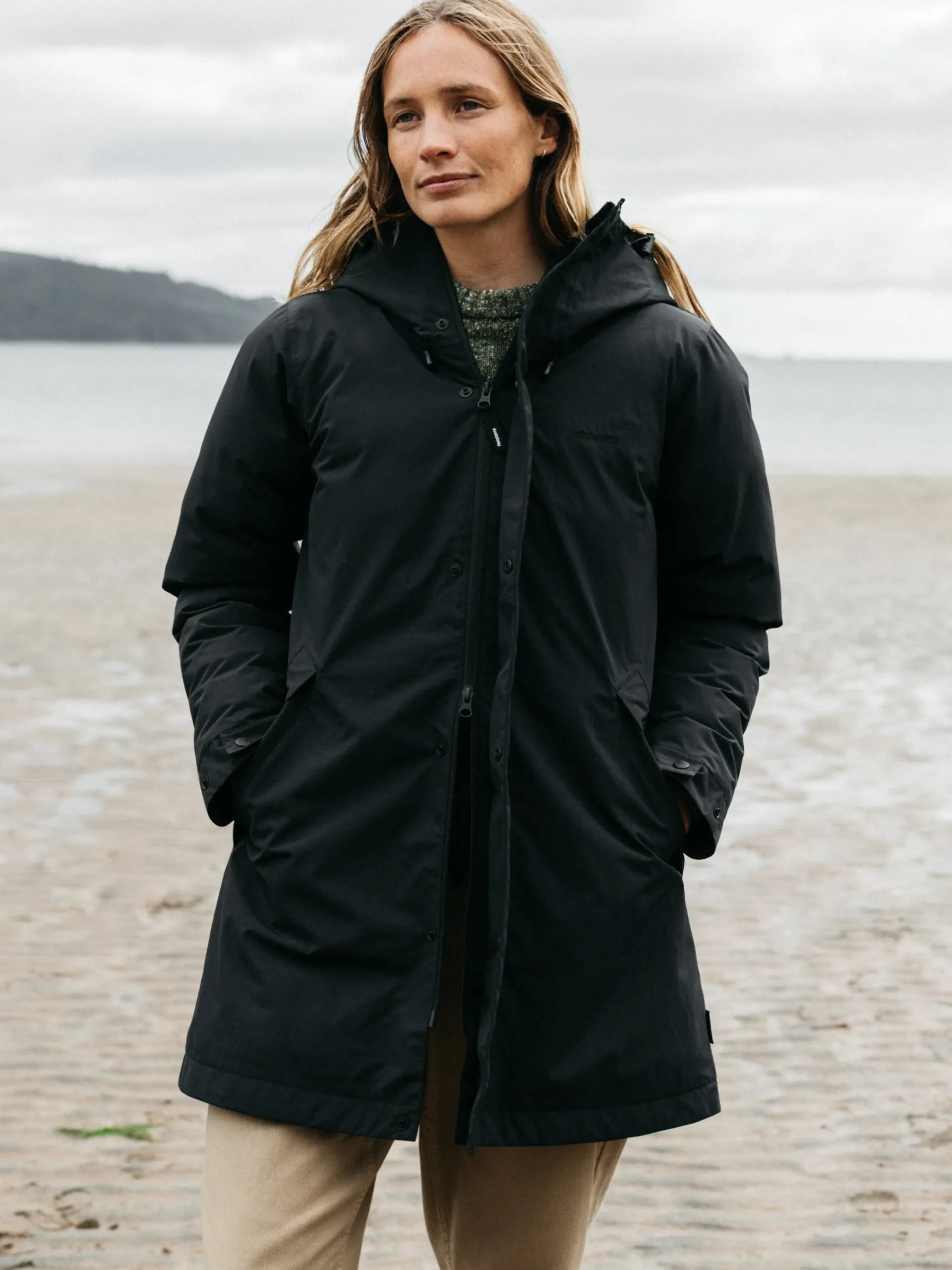 Fashion Finisterre Women's Caelus Waterproof Parka Black
