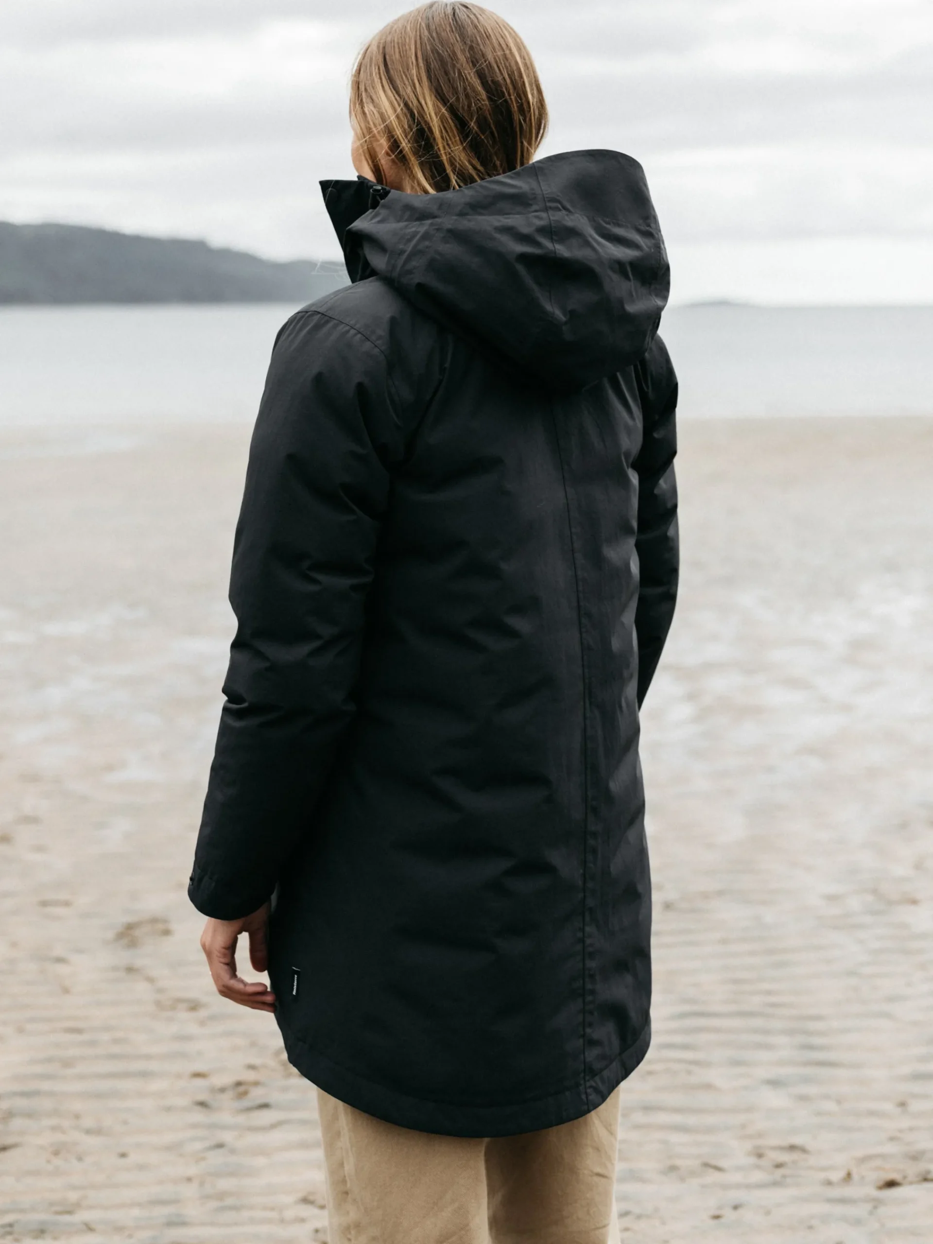 Fashion Finisterre Women's Caelus Waterproof Parka Black
