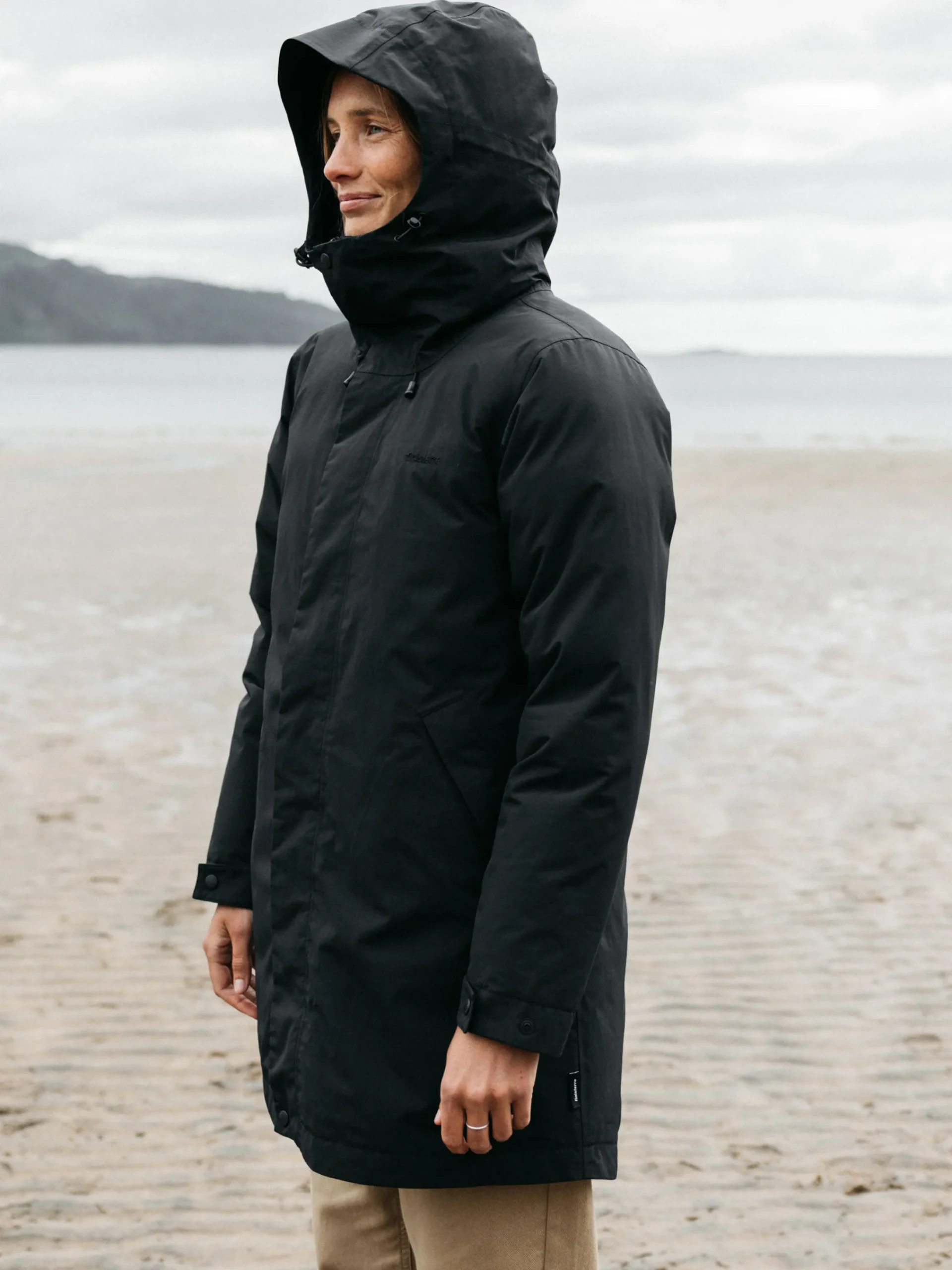 Fashion Finisterre Women's Caelus Waterproof Parka Black