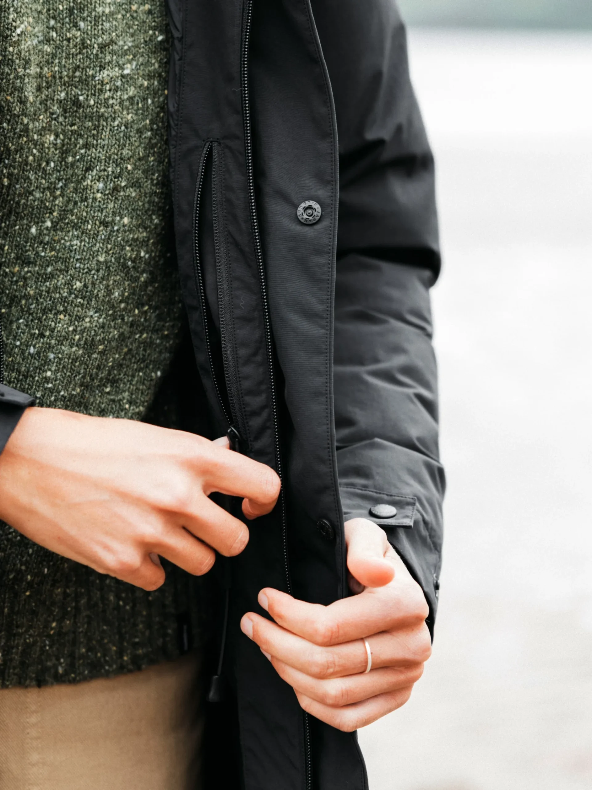 Fashion Finisterre Women's Caelus Waterproof Parka Black