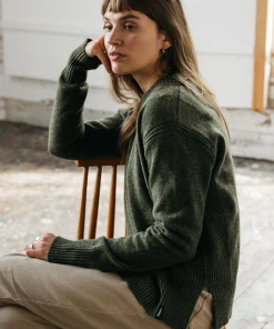 Store Finisterre Women's Cavan Ribbed Knit Sweater Olive