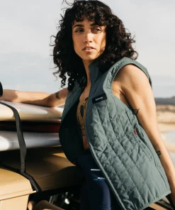 Fashion Finisterre Women's Firecrest Insulated Vest DeepSea