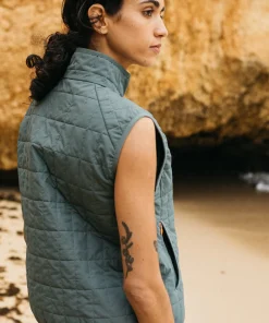 Fashion Finisterre Women's Firecrest Insulated Vest DeepSea