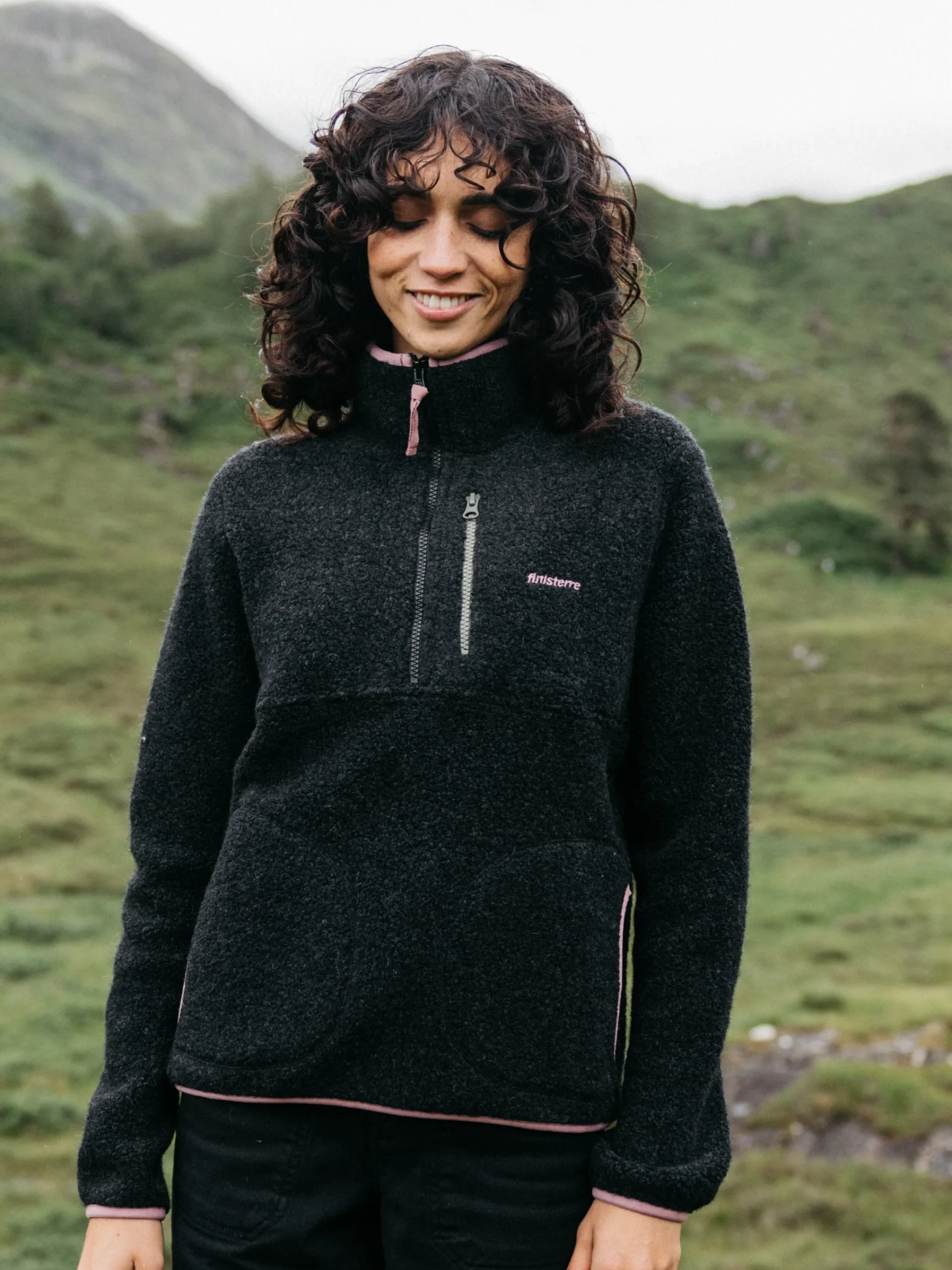 Cheap Finisterre Women's Hegen 1/4 Zip Wool Fleece RavenBlack