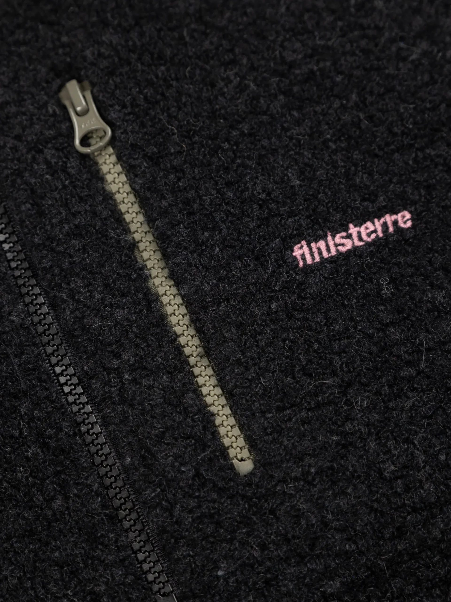 Cheap Finisterre Women's Hegen 1/4 Zip Wool Fleece RavenBlack