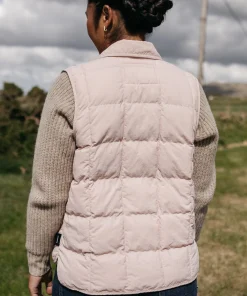 Store Finisterre Women's Lapwing Insulated Vest PinkSmoke