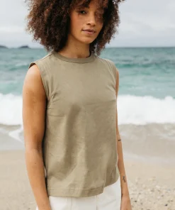 Best Sale Finisterre Women's Meskel Vest WillowGreen