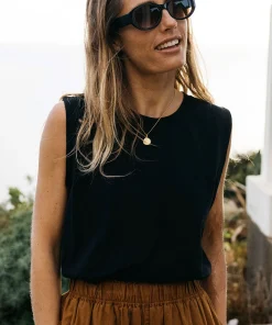 Best Finisterre Women's Meskel Vest Black