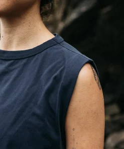 Best Sale Finisterre Women's Meskel Vest Navy