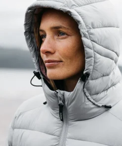 Store Finisterre Women's Nimbus Hooded Jacket Whale