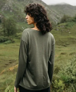 Flash Sale Finisterre Women's Seeker Merino Long Sleeve T-Shirt Olive