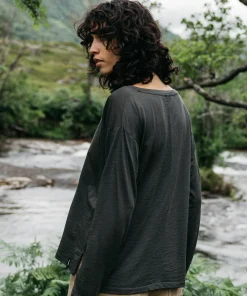 Fashion Finisterre Women's Seeker Merino Long Sleeve T-Shirt RavenBlack