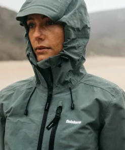 Fashion Finisterre Women's Stormbird Waterproof Jacket DeepSea